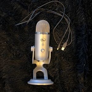 Silver blue yeti microphone